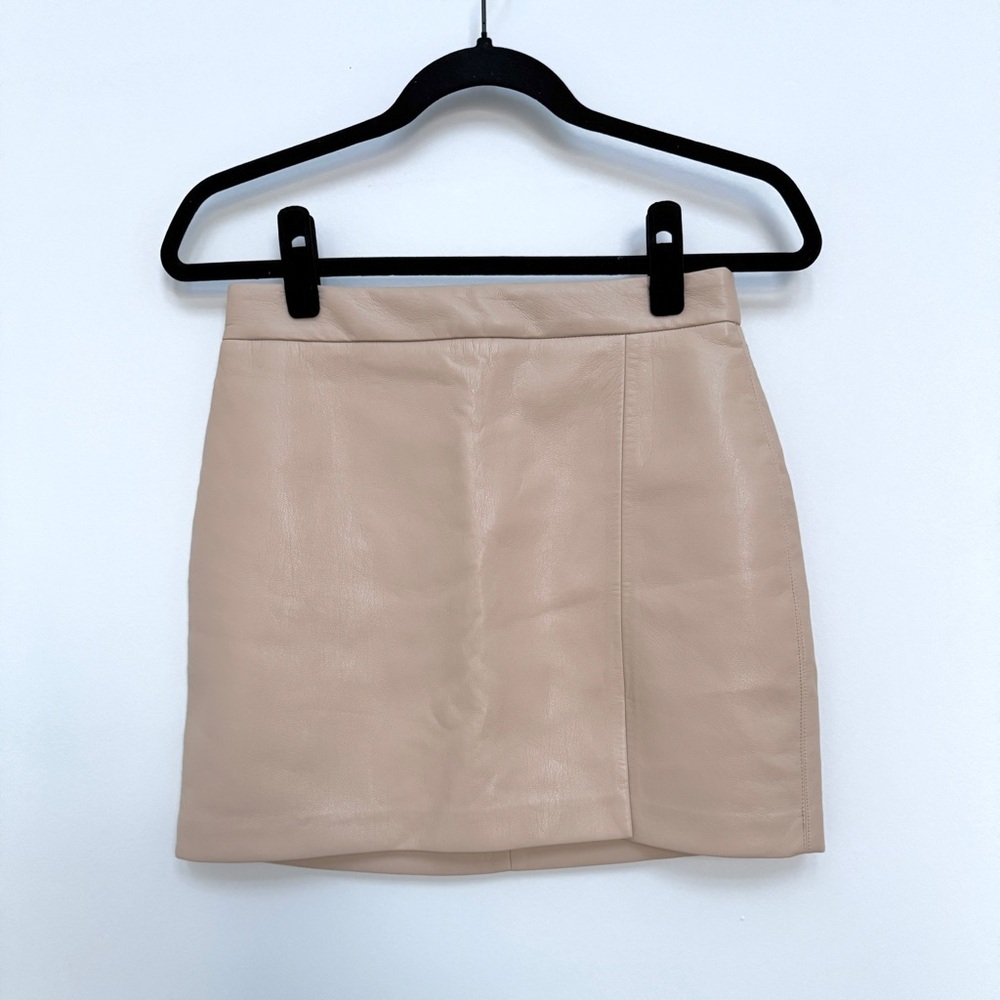 Aritzia Wilfred Patio Faux Leather Mini Skirt in Size 4, Flax Beige